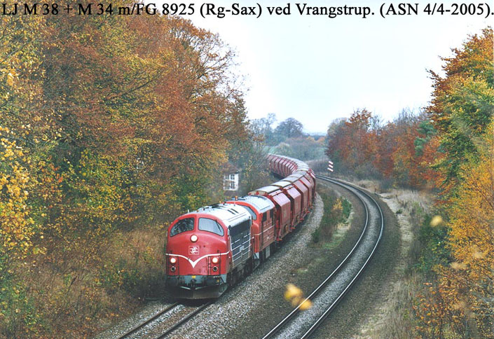 LJ M 38 + M 34 + empty sugar train FG 8925 from Ringsted (DK) to Sakskbing (DK) at Vrangstrup (DK) on 4 November 2005 (photo
courtesy and copyright of Allan Stvring Nielsen).